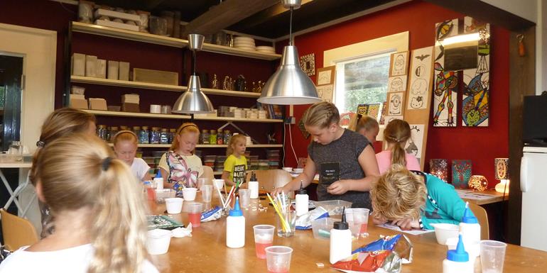 nu we er dan toch zijn gaan we er ook een gezellig kinderfeestje van maken hier in bij duusk nu we er dan toch zijn gaan we er ook een gezellig kinderfeestje van maken hier in bij duusk